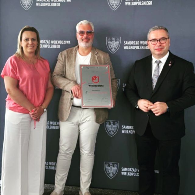 Z dumą informujemy, że firmie Microfood S. A. przyznano Certyfikat Marka Wielkopolska za Puffingowane owoce i warzywa Puffins.

Uroczyste wręczenie certyfikatu odbyło się 10 lipca w siedzibie Urzędu Marszałkowskiego Województwa Wielkopolskiego.

Dziękujemy za to wyróżnienie i obiecujemy dalej podbijać świat Puffinsami!

#Puffins #puffinsy #MarkaWielkopolska #Wielkopolska #certyfikat #UMWW