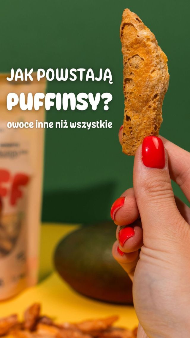 Jak powstają Puffinsy - owoce inne niż wszystkie - i co sprawia, że tak cudownie chrupią?🤔✨

Dziś uchylamy rąbka tajemnicy i zabieramy Was tam, gdzie magia naprawdę się dzieje – prosto na naszą halę produkcyjną! 🏭🍒

Poznajcie naszych ludzi, nasze maszyny i… nasze chrupiące sekrety! 😄

Dziękujemy @otochodzilo.agencja za świetną współpracę przy tworzeniu tego materiału 👍😁

#suszoneowoce #crunchy #Puffins #ChrupiąceSekrety #NaturalniePyszne #BehindTheScenes #PuffinsTeam